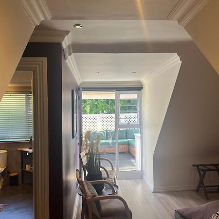 YEBO Boutique Guesthouse Somerset West Extérieur photo