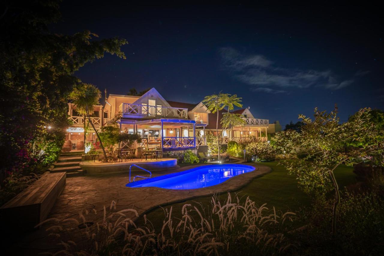 YEBO Boutique Guesthouse Somerset West Extérieur photo
