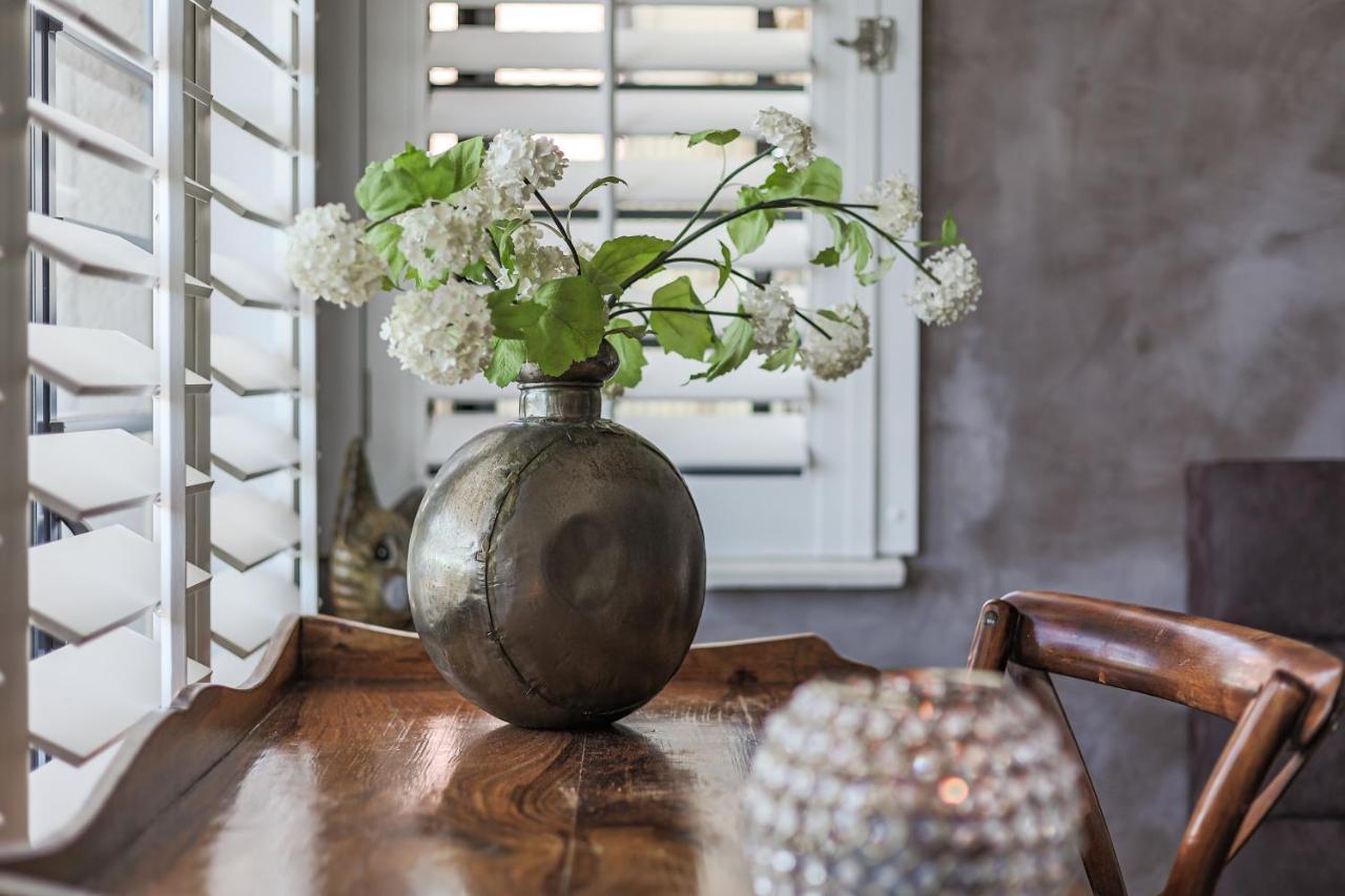 YEBO Boutique Guesthouse Somerset West Extérieur photo