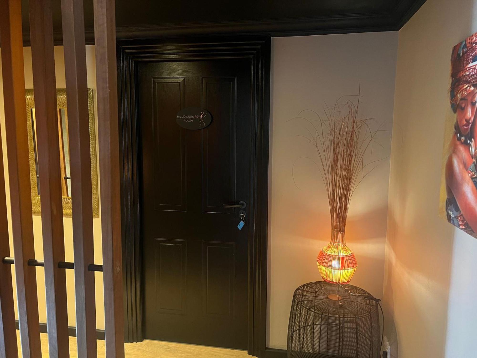 YEBO Boutique Guesthouse Somerset West Extérieur photo